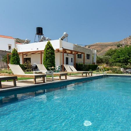 Agarathos Traditional Rooms With Pool 凯里瓦尼 外观 照片