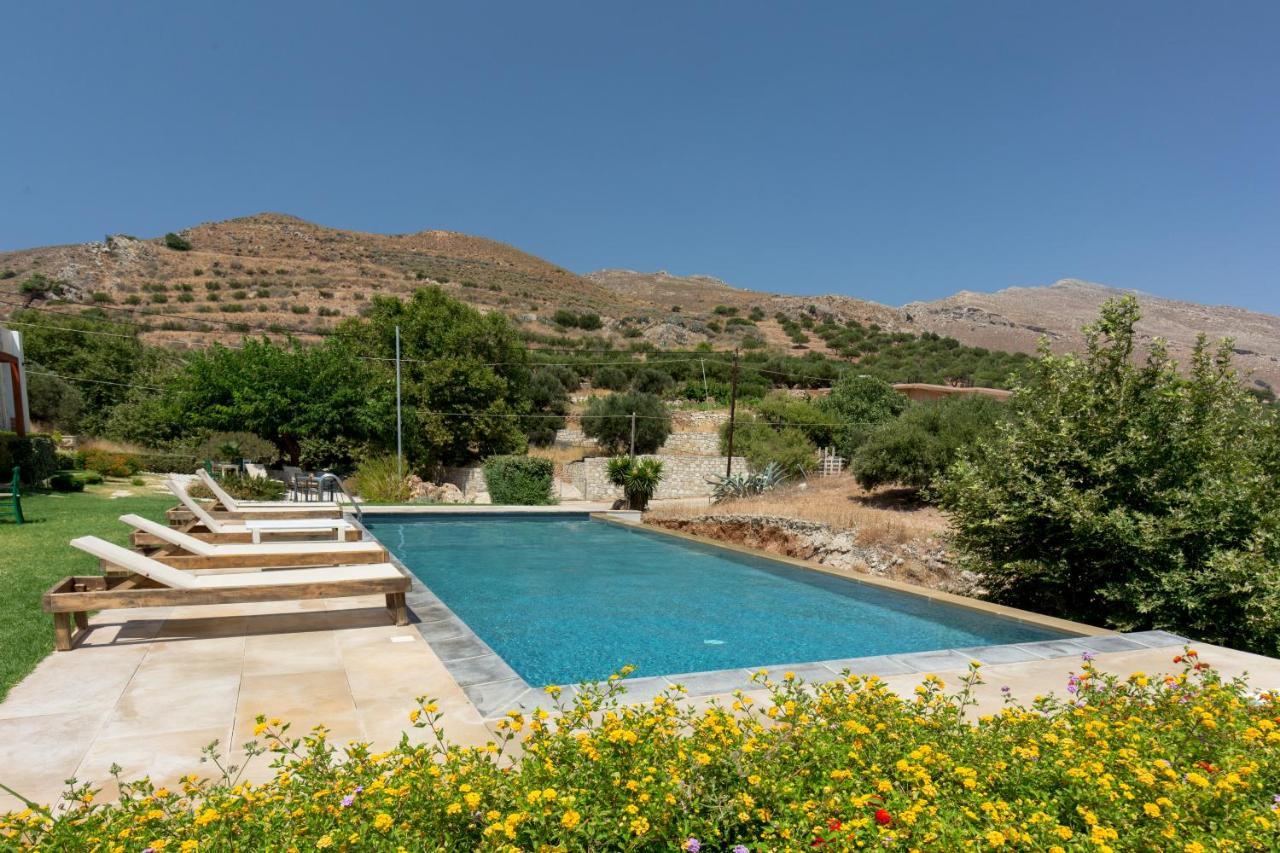 Agarathos Traditional Rooms - Pool - Kaliviani -On The Road To Balos 外观 照片