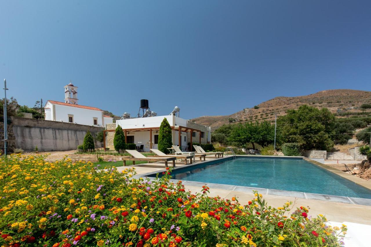 Agarathos Traditional Rooms With Pool 凯里瓦尼 外观 照片