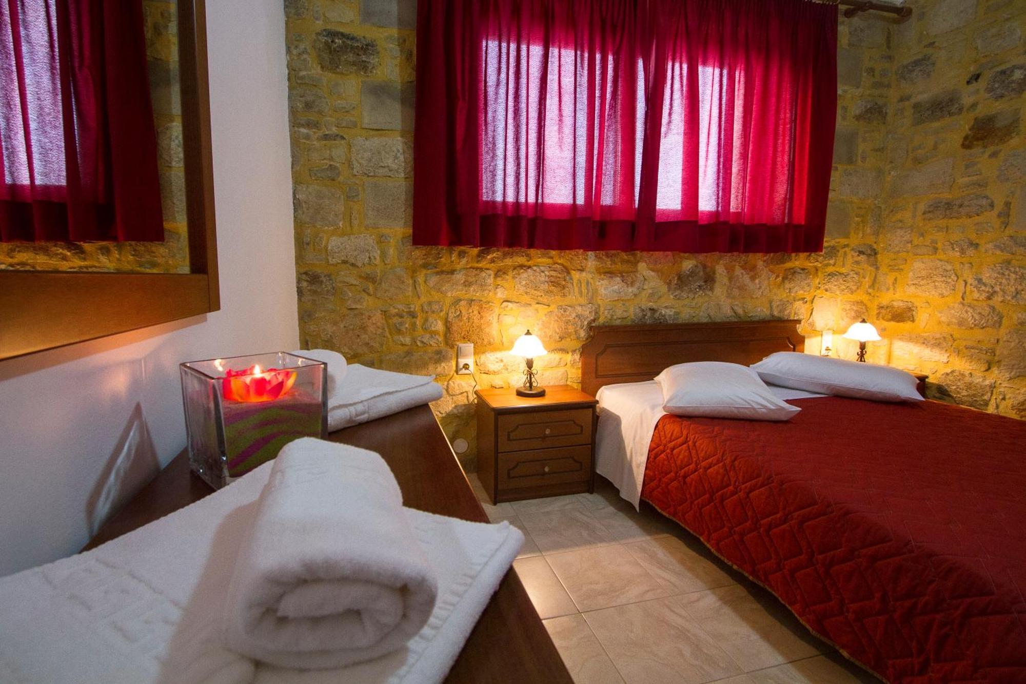 Agarathos Traditional Rooms - Pool - Kaliviani -On The Road To Balos 客房 照片