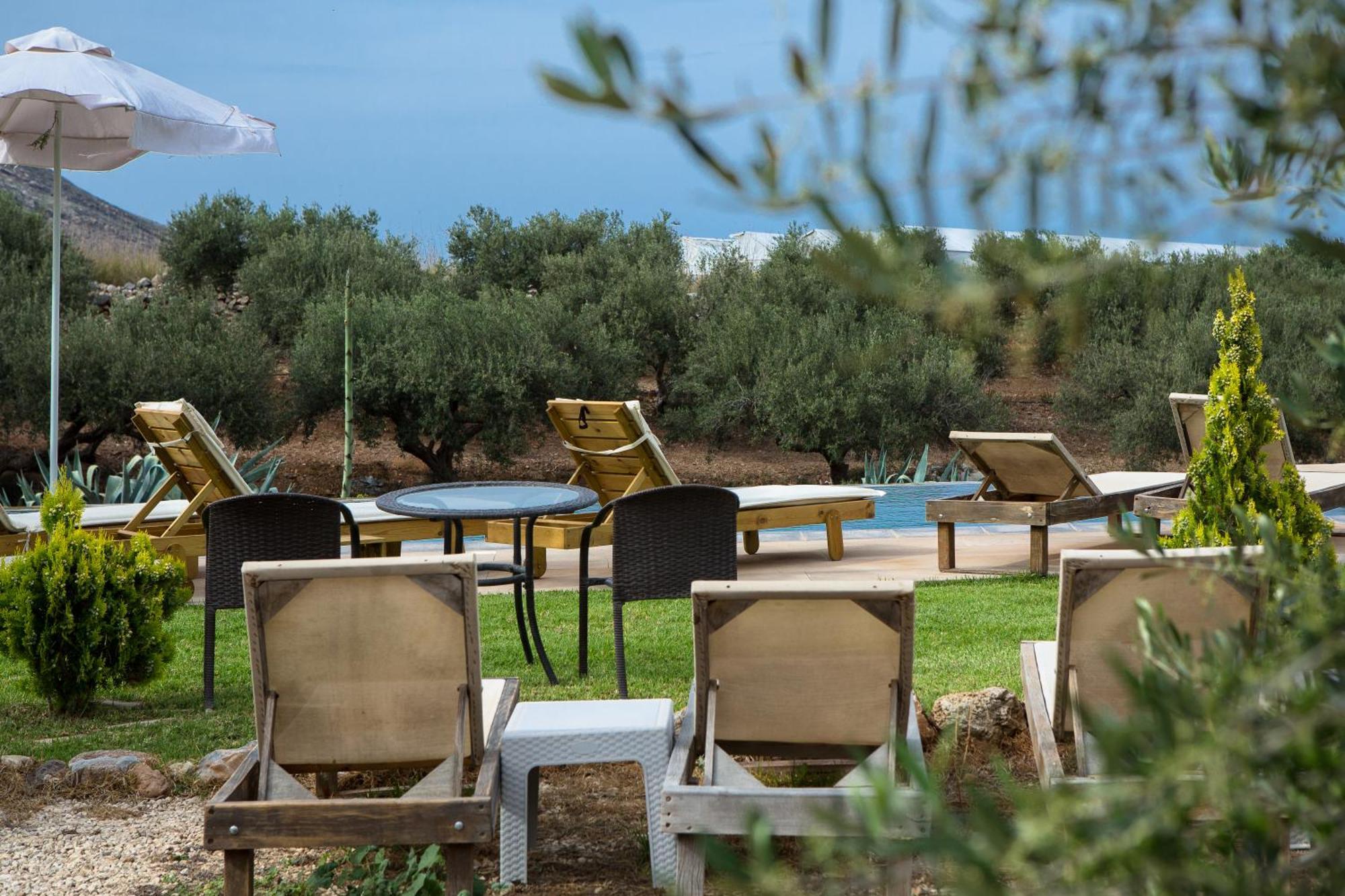 Agarathos Traditional Rooms - Pool - Kaliviani -On The Road To Balos 外观 照片