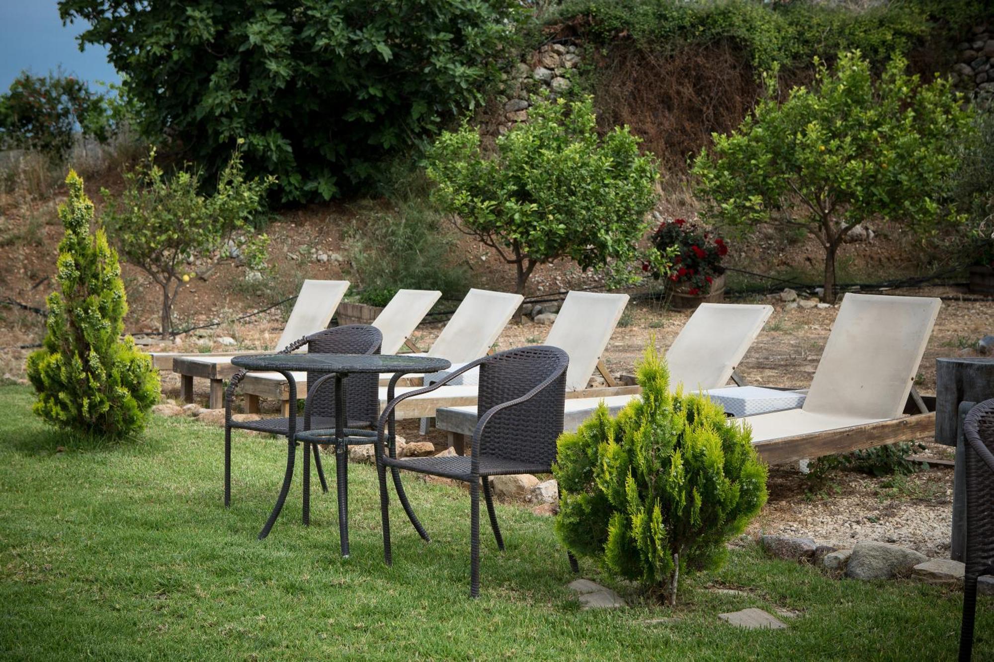 Agarathos Traditional Rooms - Pool - Kaliviani -On The Road To Balos 外观 照片