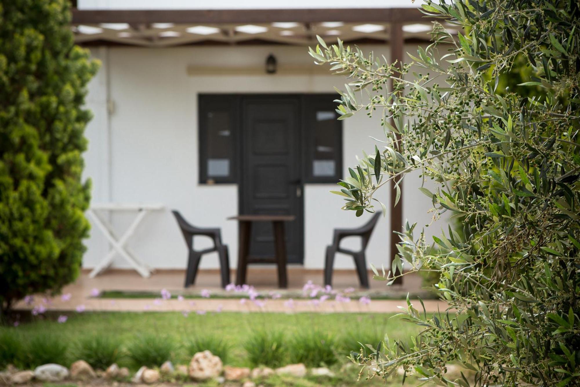 Agarathos Traditional Rooms - Pool - Kaliviani -On The Road To Balos 外观 照片