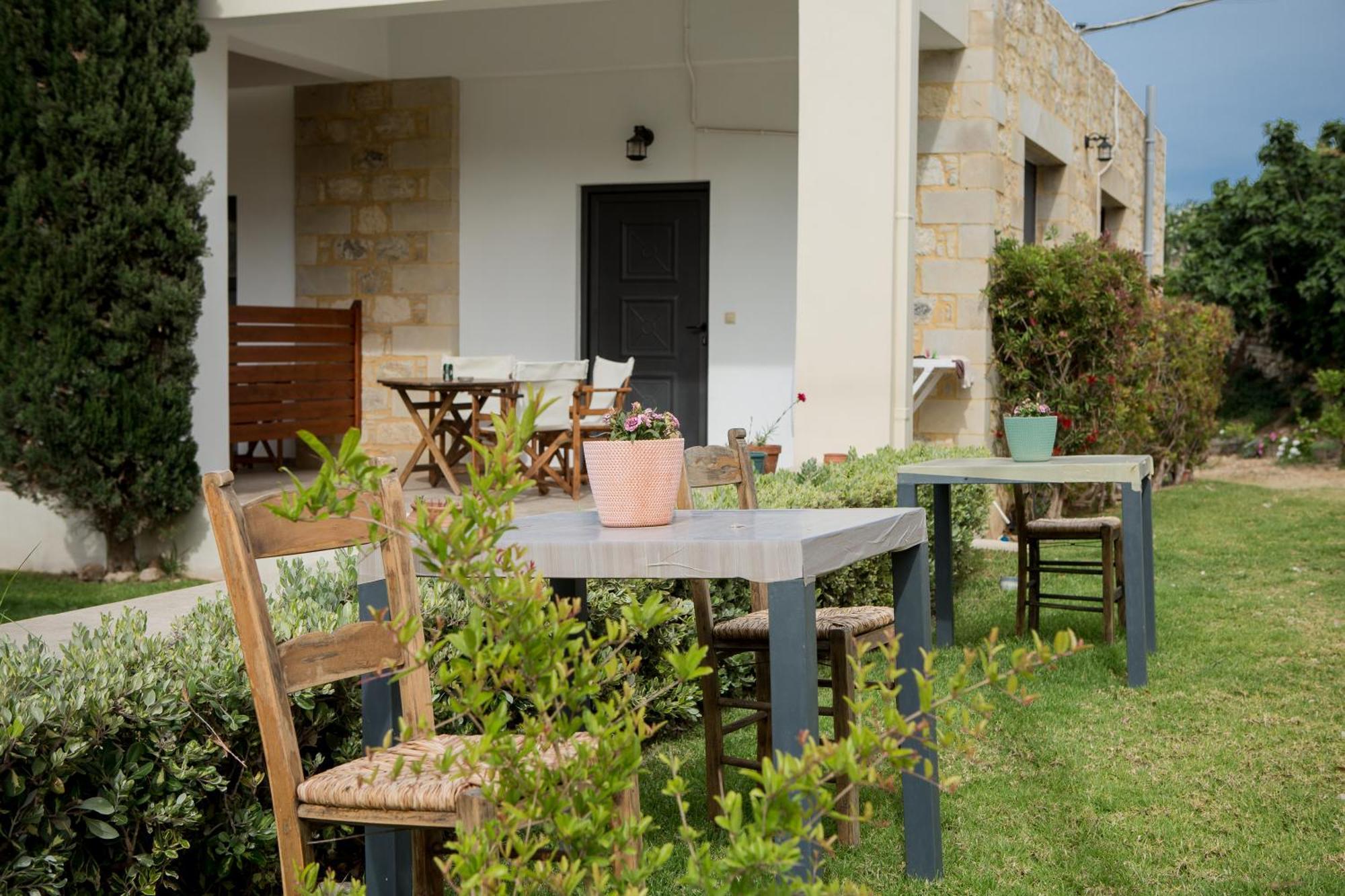 Agarathos Traditional Rooms - Pool - Kaliviani -On The Road To Balos 外观 照片