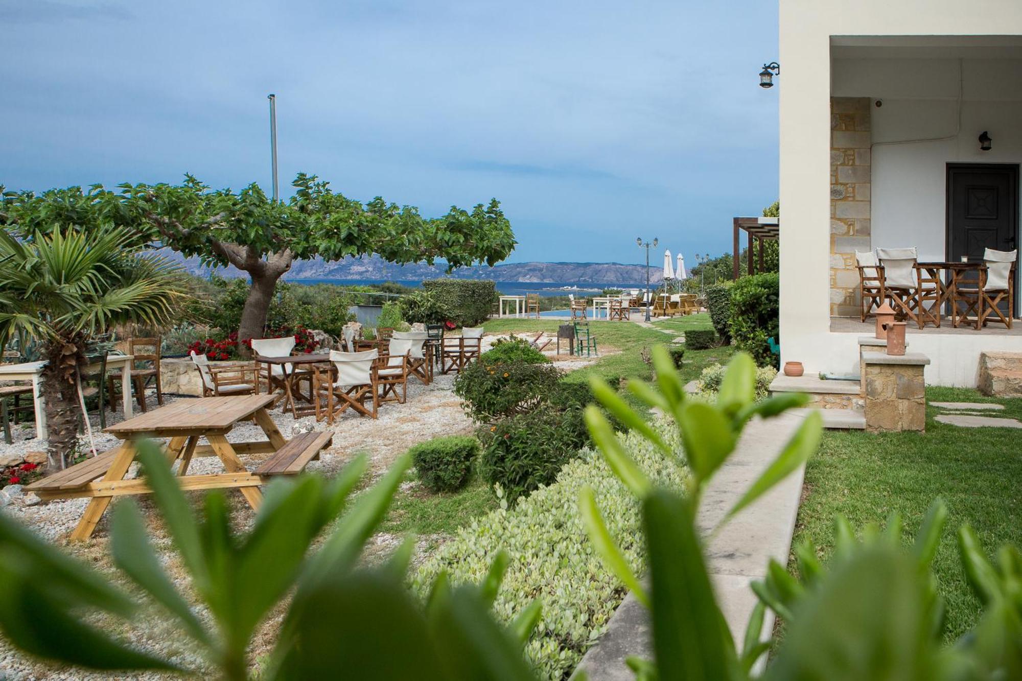 Agarathos Traditional Rooms - Pool - Kaliviani -On The Road To Balos 外观 照片