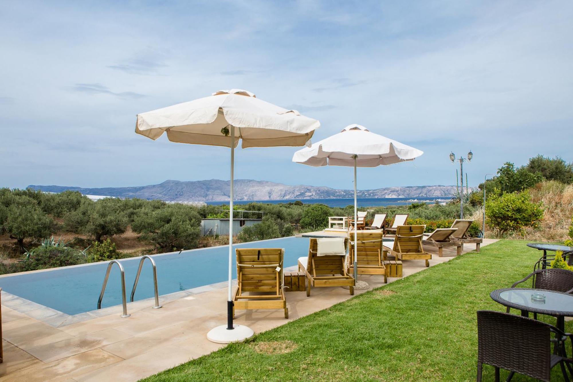 Agarathos Traditional Rooms - Pool - Kaliviani -On The Road To Balos 外观 照片