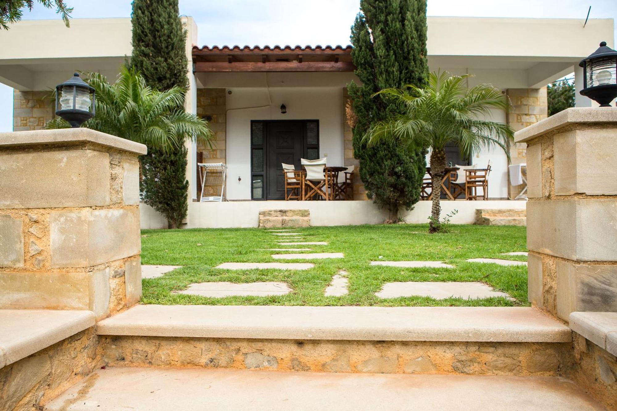 Agarathos Traditional Rooms - Pool - Kaliviani -On The Road To Balos 外观 照片