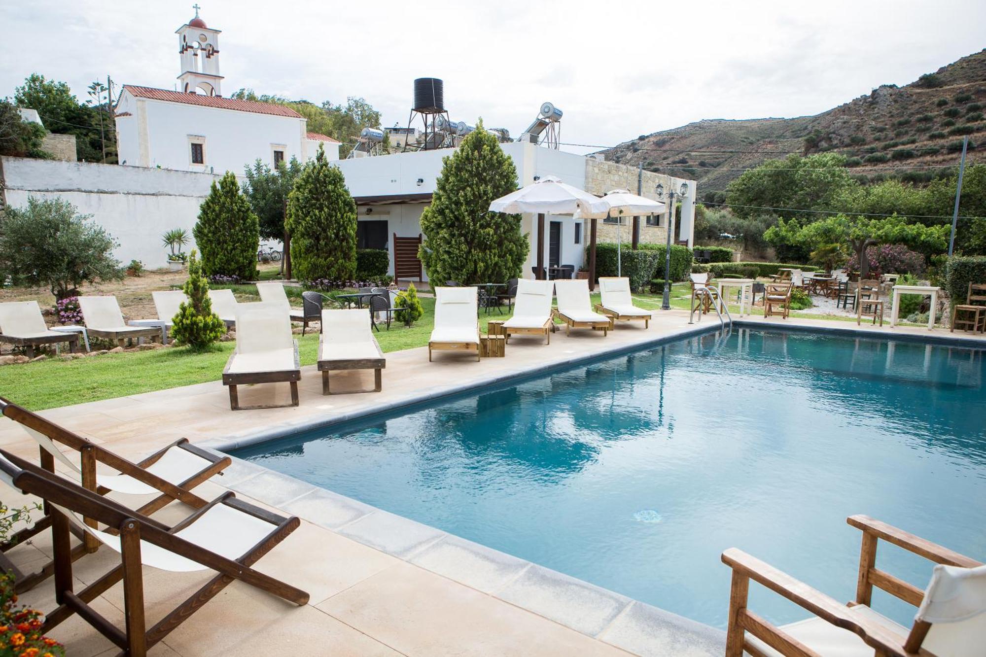 Agarathos Traditional Rooms - Pool - Kaliviani -On The Road To Balos 外观 照片