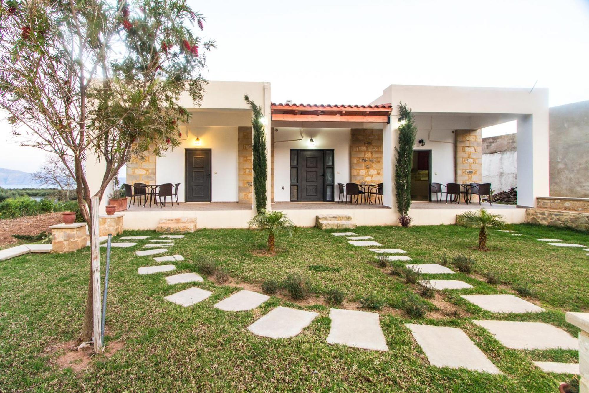 Agarathos Traditional Rooms - Pool - Kaliviani -On The Road To Balos 外观 照片